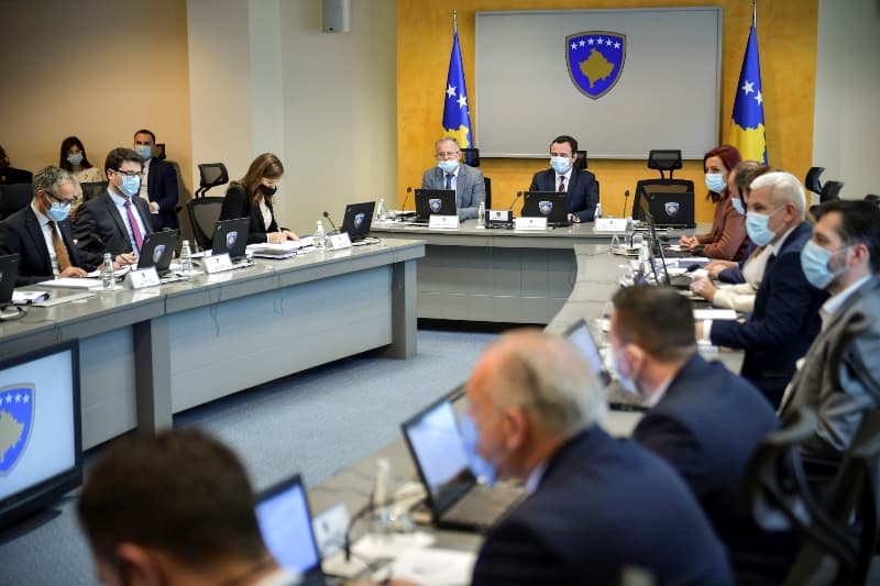 Kosova ashpërson masat, vaksinë ose test për të kaluar në kufi