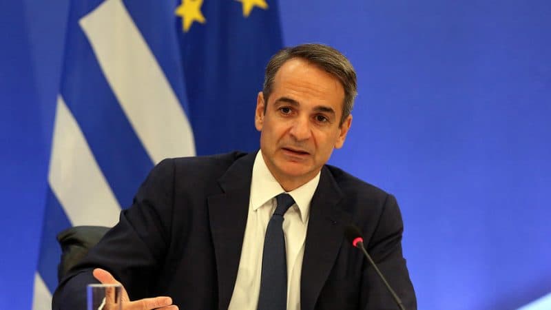 Mitsotakis pritet të riformatojë kabinetin