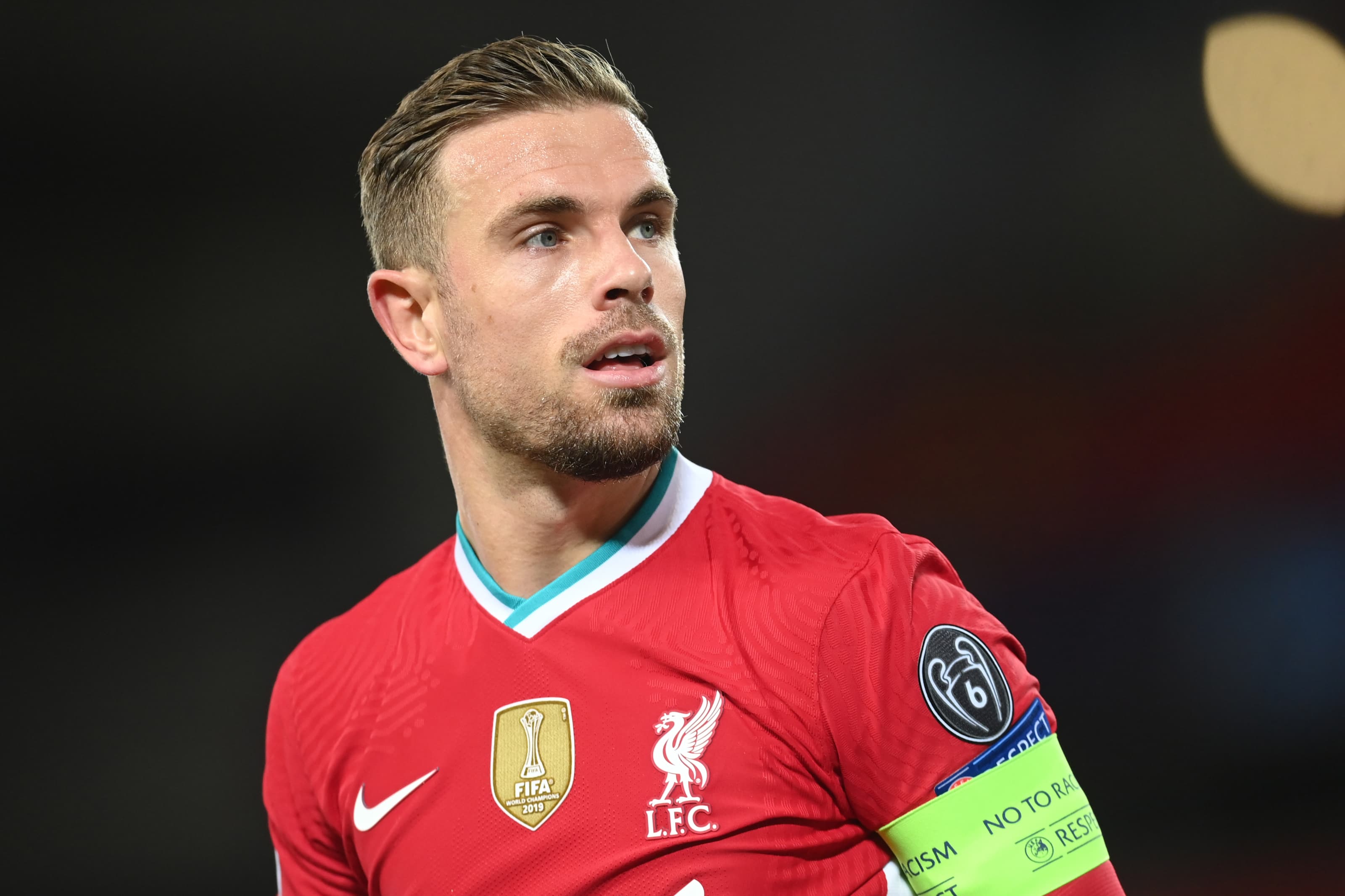 Jordan Henderson rinovon me Liverpoolin