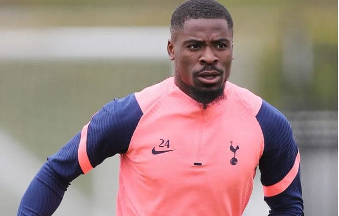 Mbylli kontratën me Tottenham, mbrojtësi drejt klubit tjetër londinez