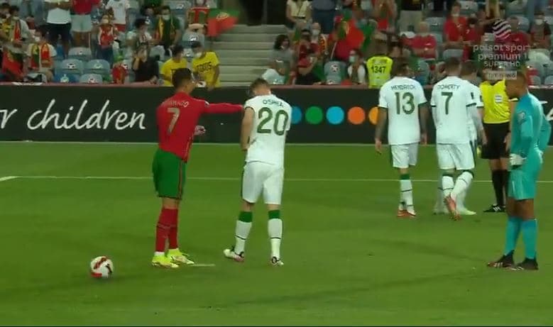 Ronaldon nuk e mbajnë nervat, godet me shpullë kundërshtarin (VIDEO)
