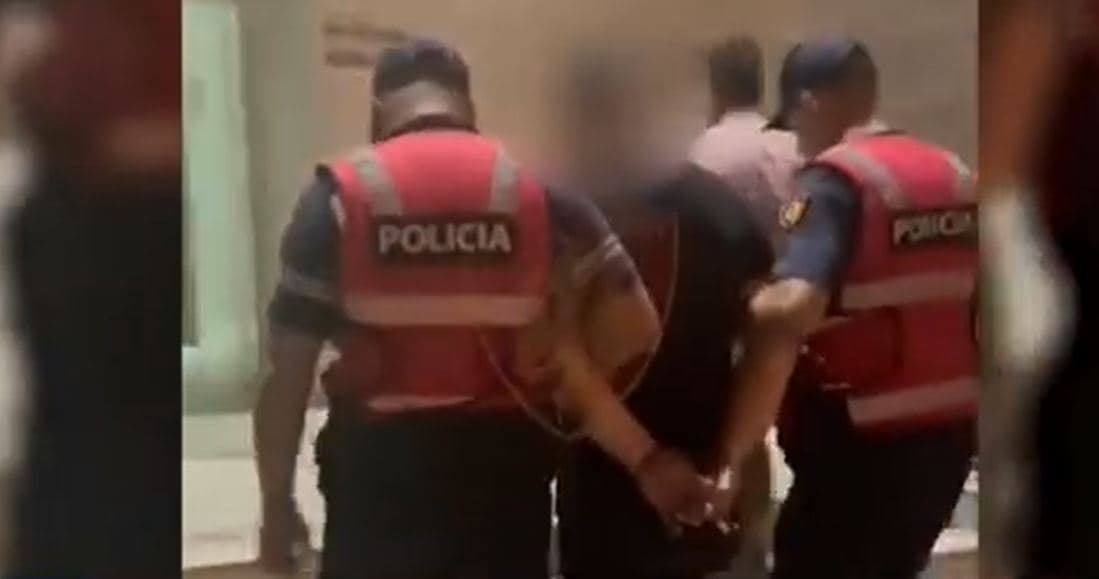 Emri/ Lëvizte me armë zjarri në makinë, arrestohet i riu në Tiranë