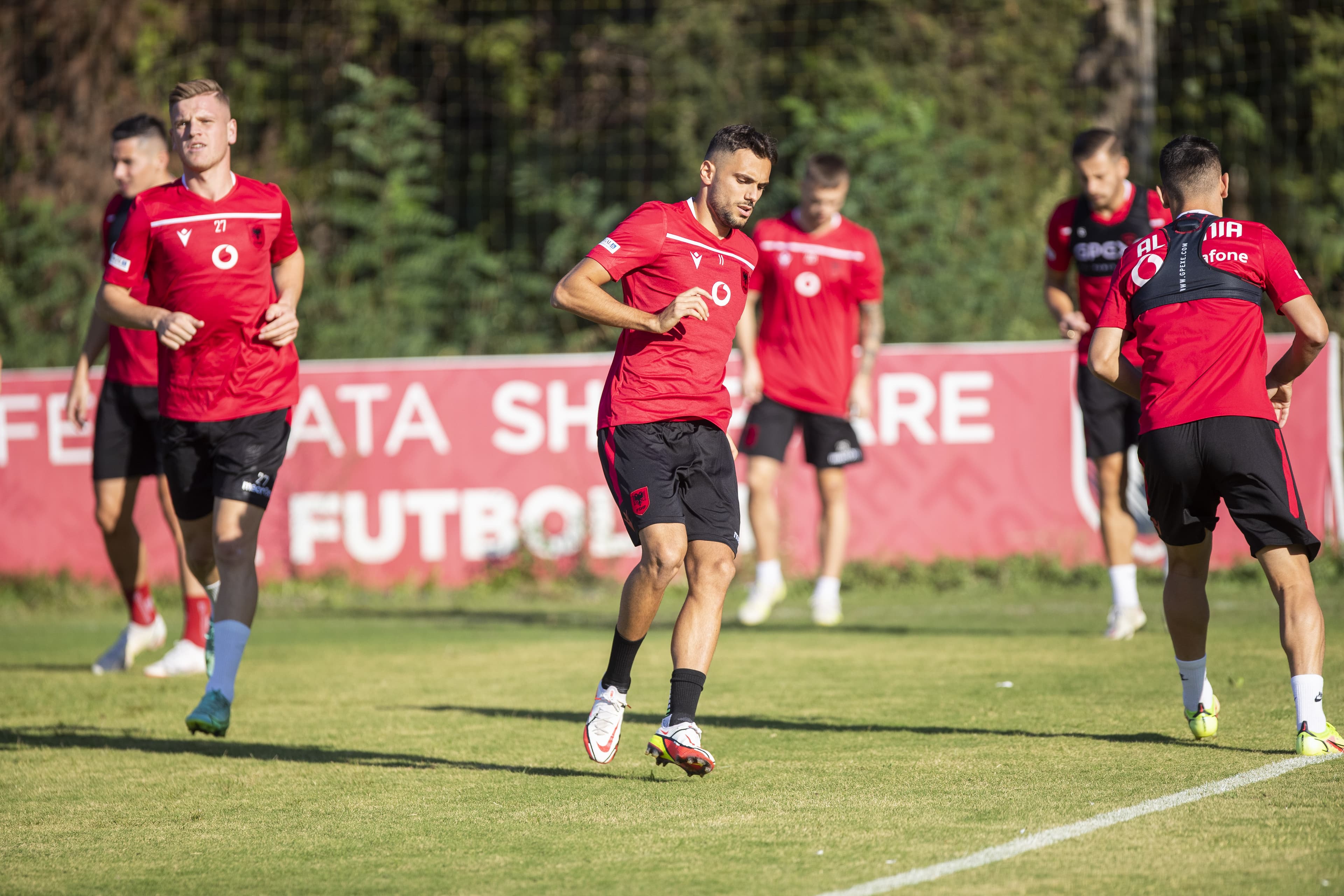 Nedim Bajrami gati për debutimin, Muçi dhe Mitaj largohen nga Kombëtarja A
