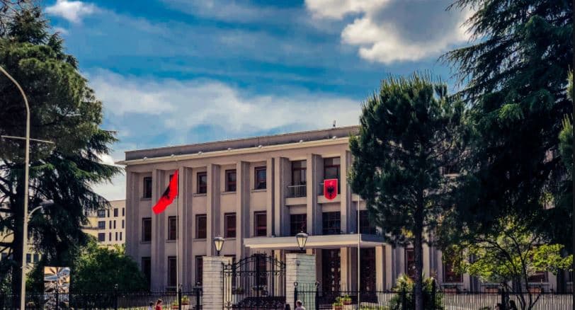 PS propozon Ramën si kryeministër, shkresa mbërrin te Meta (VIDEO)