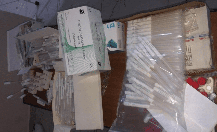 Jepnin teste antiCovid të palicencuar/ Arrestohen pesë persona në Durrës
