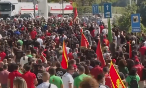 Protesta të dhunshme në Mal të Zi kundër Mitropolisë serbe