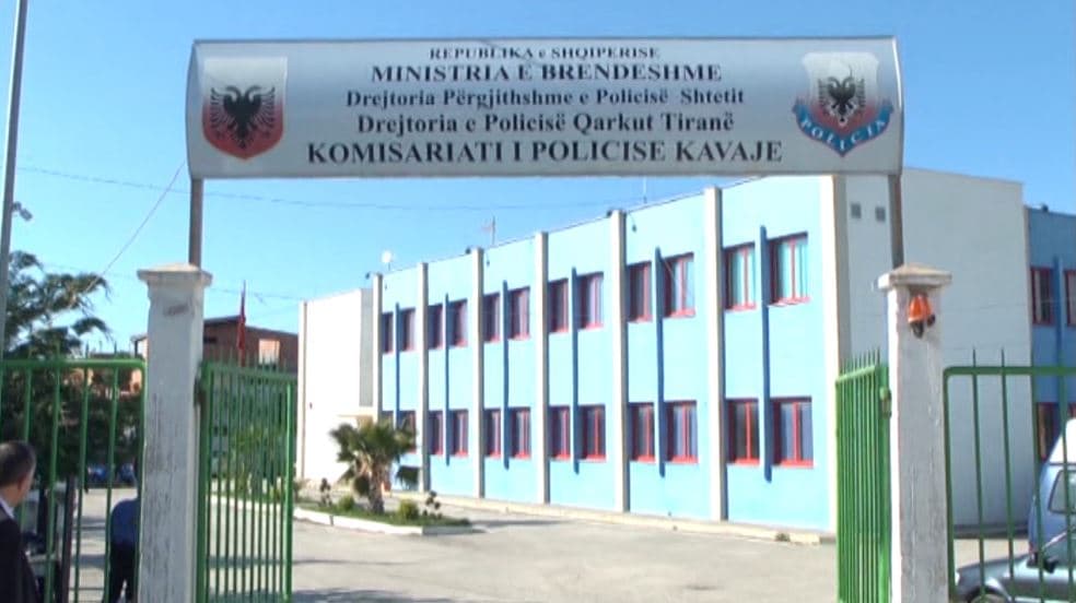 Falsifikoi materialet zgjedhore në Kavajë, arrestohet 34 vjeçari