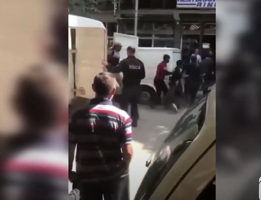    Transportonte 21 emigrantë të paligjshëm, pranga 35-vjeçarit në Pogradec