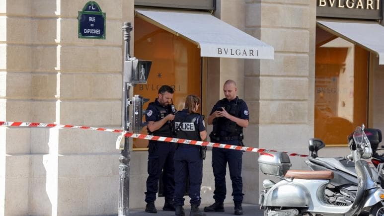 Policia arreston të dyshuarit e grabitës së armatosur në dyqanin e bizhuterive në Paris