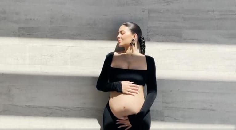 Kylie Jenner konfirmon shtatzëninë e dytë