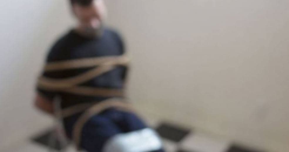 Morën peng një 25-vjeçar në Fier, arrestohen dy persona dhe shpallet në kërkim një tjetër (EMRAT)