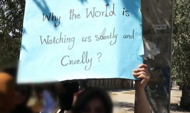 Gratë protestojnë kundër qeverisë talebane e gjitha me meshkuj
