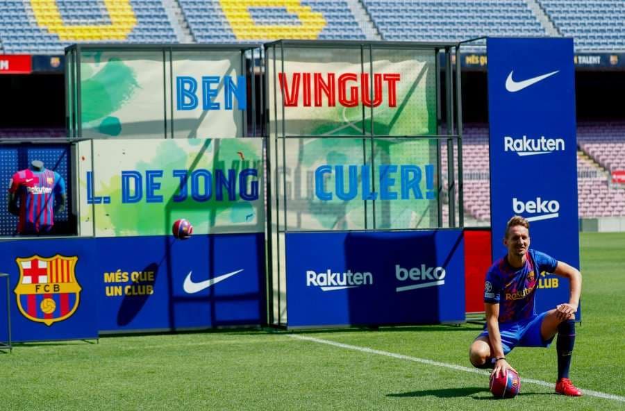 Pasuesi i Griezmann, Barcelona prezanton sulmuesin holandez
