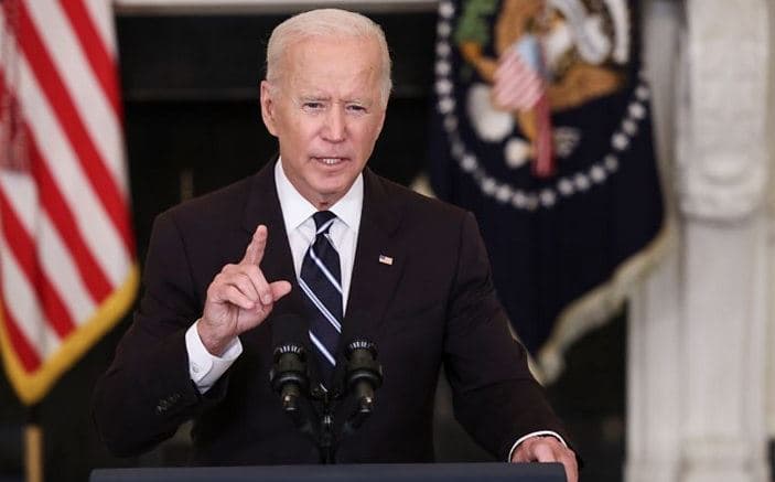 Biden urdhëron vaksinim të detyrueshëm për punonjësit e kompanive (VIDEO)