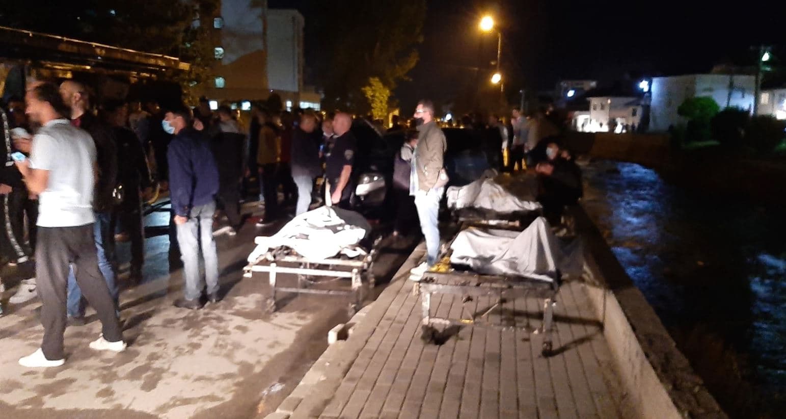  Përfundon identifikimi/ Trupat e viktimave nga zjarri në Tetovë u dorëzohen sot familjarëve