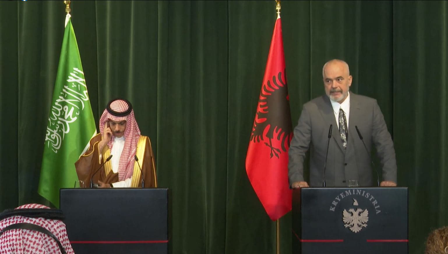   Rama me ministrin e Jashtëm arab: Do të mbledhim sa më parë Komitetin e përbashkët ekonomik (VIDEO)