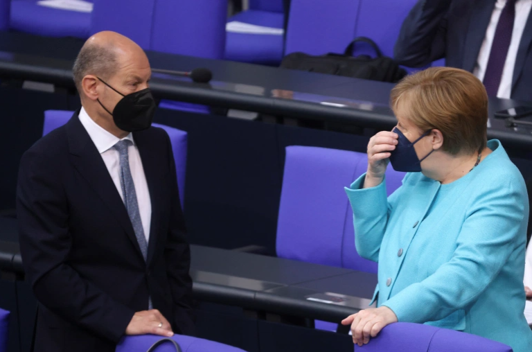 Si mund të menaxhojë pasardhësi i Merkel rolin e Gjermanisë në BE?