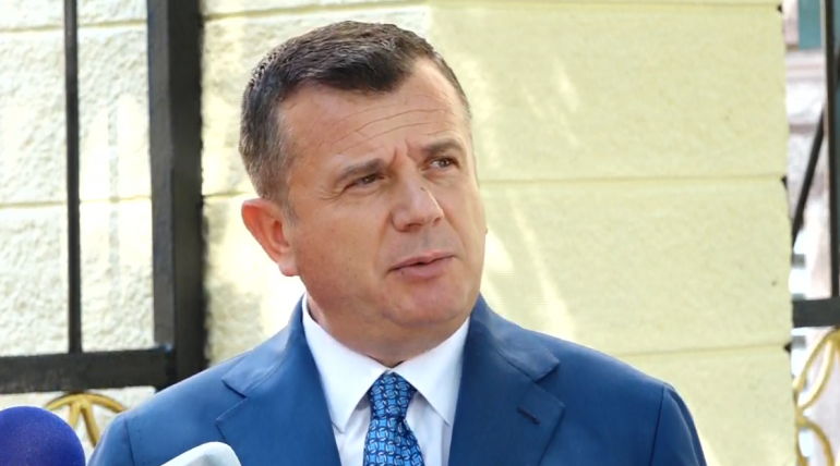 Nesër Kuvend, Balla: Do të ndahet në tri pjesë, deputetët 10 minuta kohë