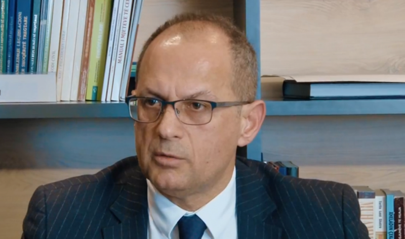 Artan Hoxha: Vaksinimi i detyrueshëm për studentët, jo i nevojshëm (VIDEO)