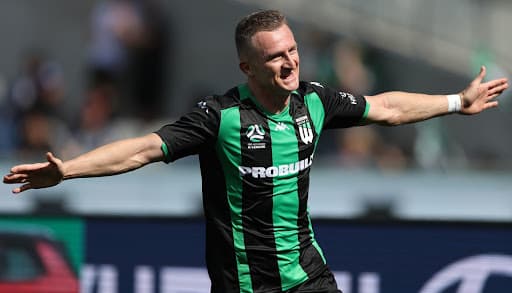 Zyrtare/ Lëvizje e bujshme, Besart Berisha vishet bardheblu