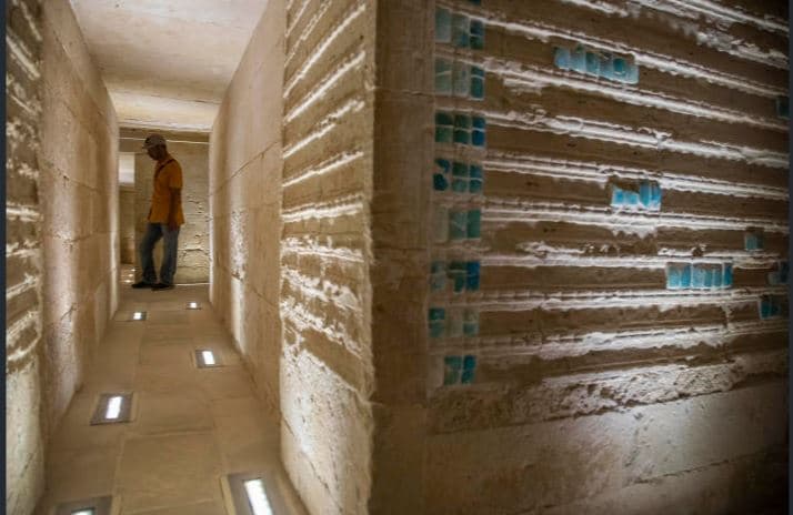 Foto/ Egjipti hap për publikun varrin e lashtë të mbretit Djoser