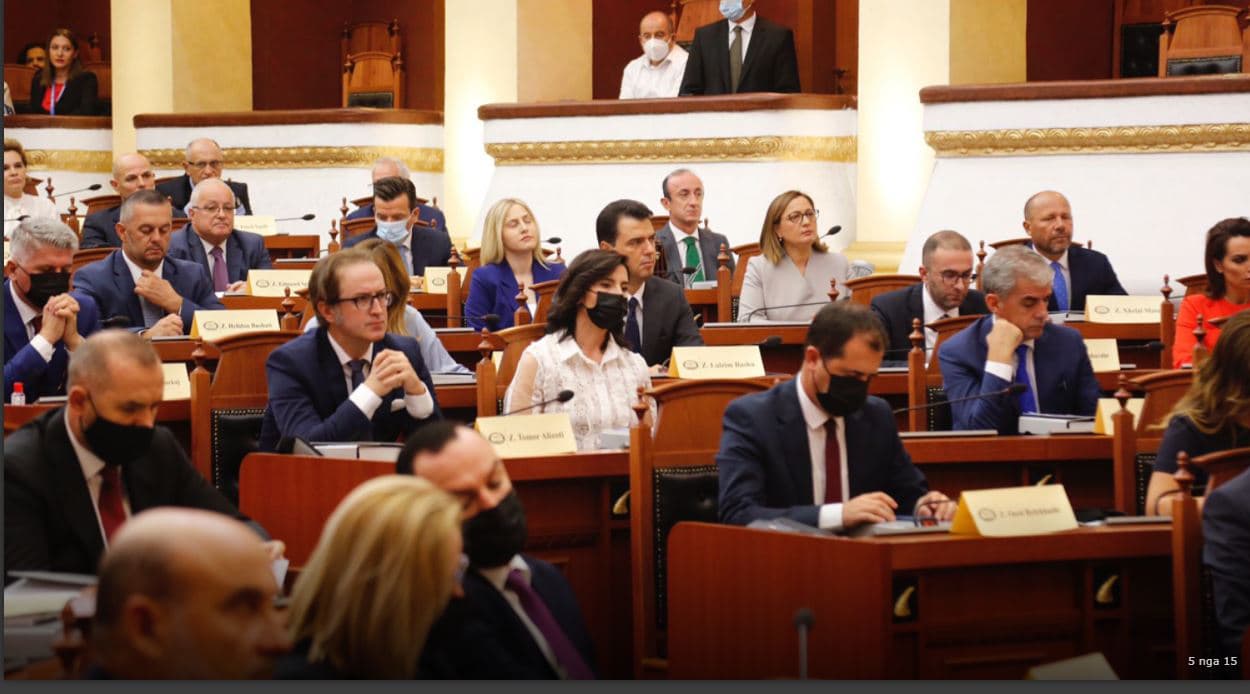  Mblidhet sot Kuvendi, pritet votimi i Qeverisë së re