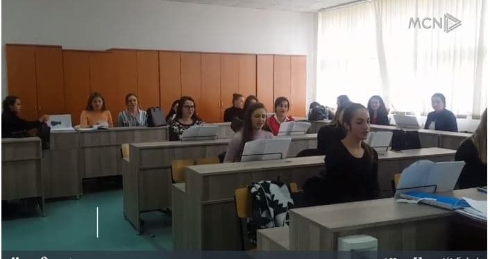 Universiteti falas në Kosovë/ Hiqen tarifat në bachelor dhe master (VIDEO)