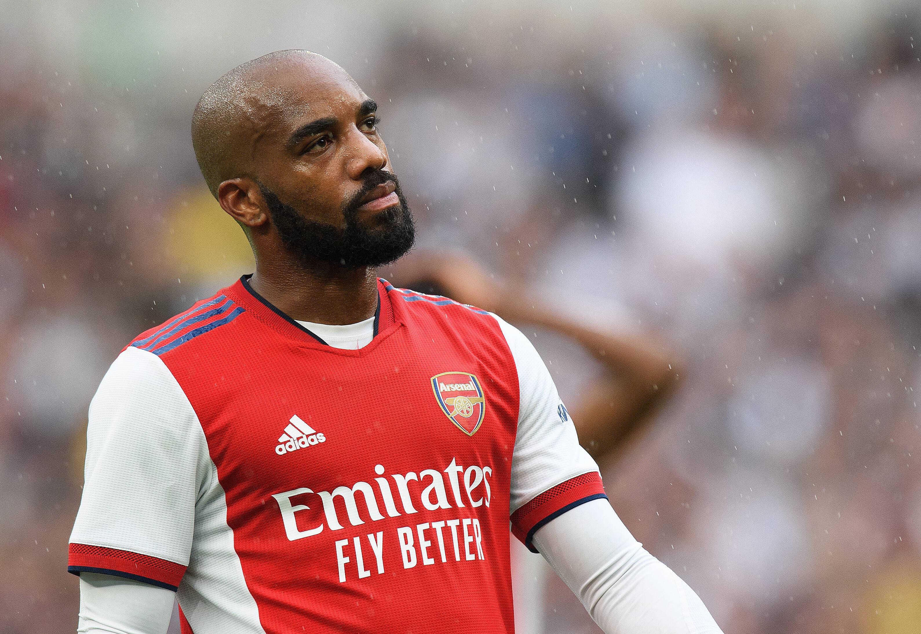 Tre pretendentë për Lacazette