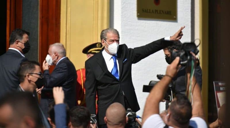 Takimet e Berishës me bazën, Fieri dhe Vlora ndalesat e radhës