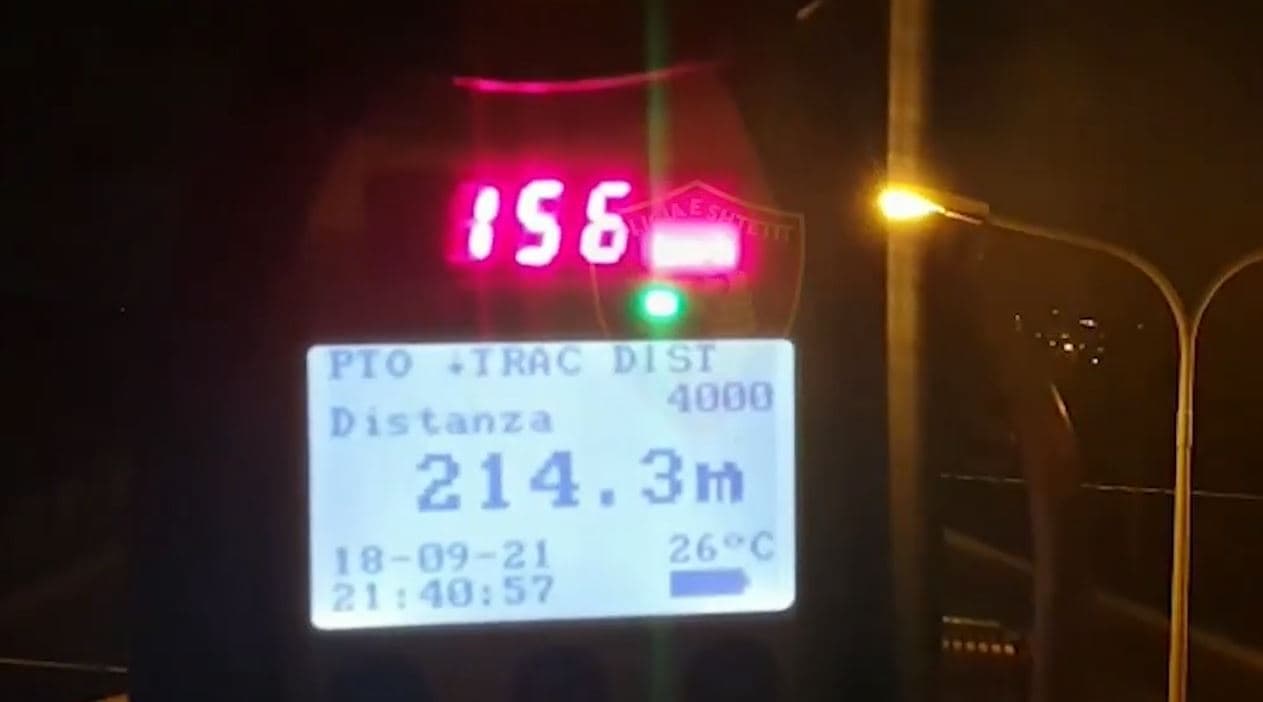 Me shpejtësi deri 156 km/h, hiqen disa patenta, arrestohen 2 shoferë
