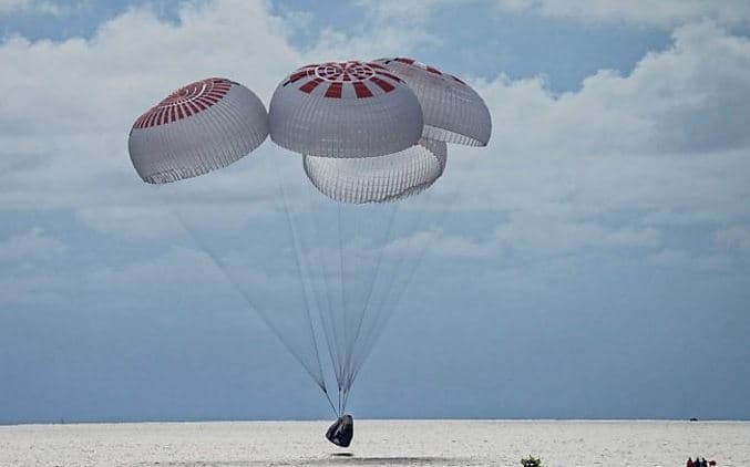 Kthehen në Tokë 4 turistët hapësinorë të SpaceX