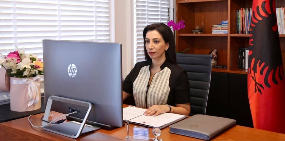 Viti i ri shkollor, Kushi: Në klasat ku nuk respektohet distanca, mësimi me turne