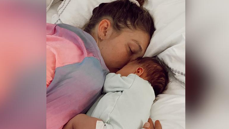 Në një vjetorin e lindjes, vajza e Gigi Hadid bën daljen e parë publike në rrjetet sociale