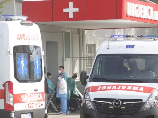 Situata e COVID-19/ 451 raste të reja dhe 7 humbje jete në 24 orët e fundit