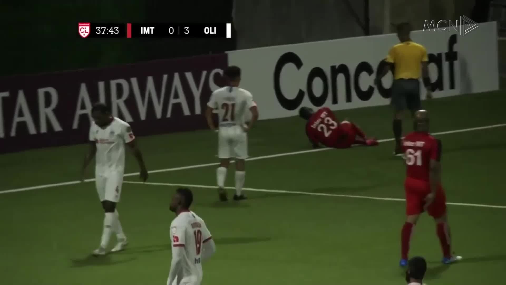 60-vjeçari debuton në futbollin profesionist (VIDEO)