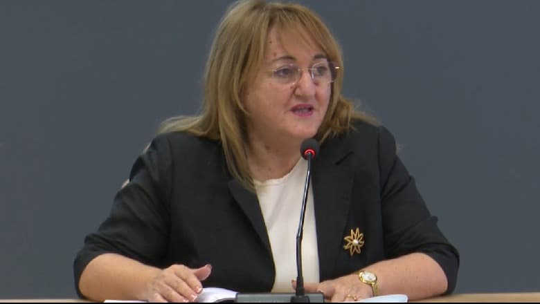 Rakacolli: Nuk ka ndryshim të masave antiCovid, mbeten në fuqi ato aktuale