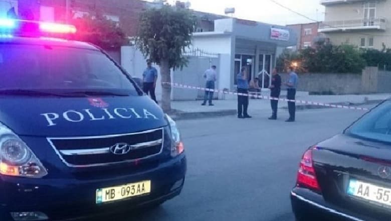 Plagoset me armë zjarri 65-vjeçari në Lushnjë, arrestohet si autor i vëllai (VIDEO)