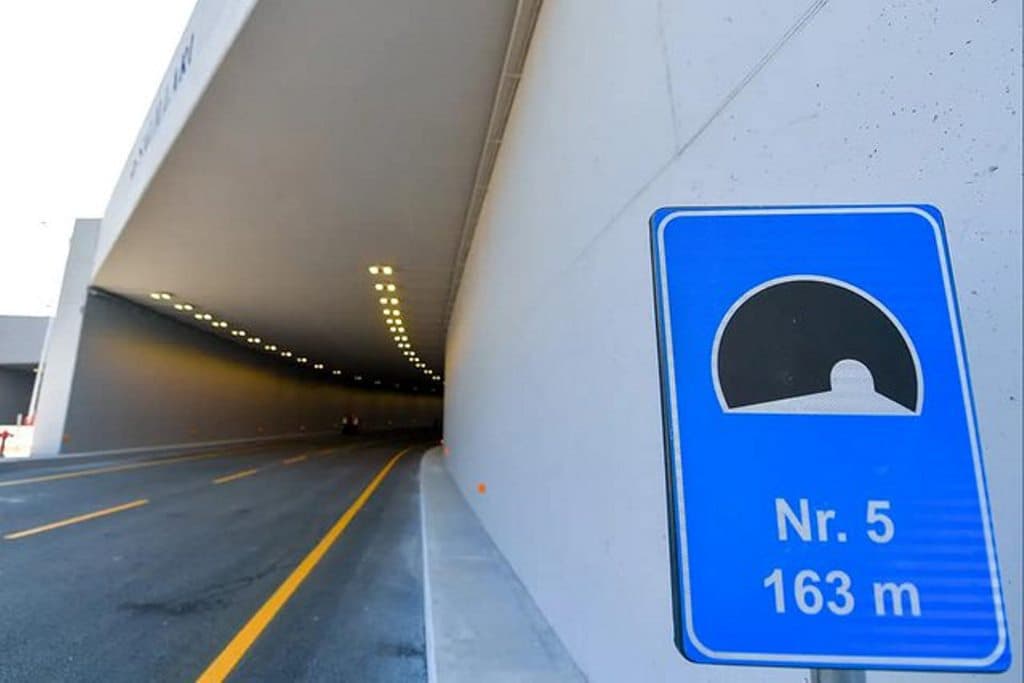 Ndryshon lëvizja e automjeteve që vijnë nga autostrada Durrës-Tiranë, si duhet të veprojnë shoferët