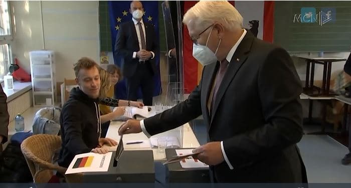  Gjermanët në zgjedhje/ 60.4 milion qytetarë votojnë për pasardhësin e Merkel (VIDEO)