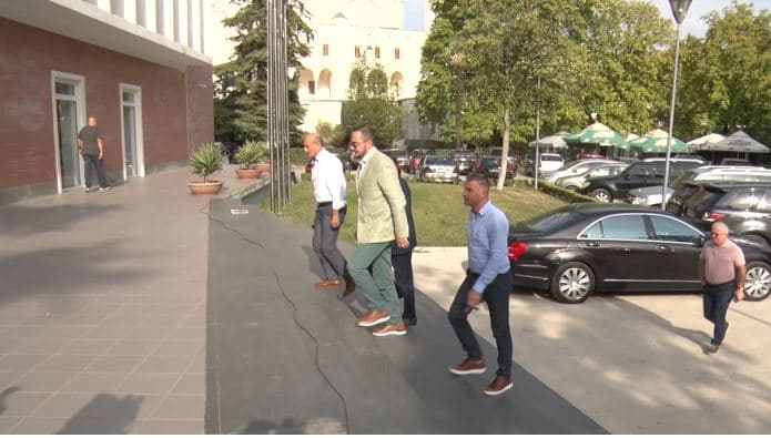Basha me tre kauza në parlament (VIDEO)