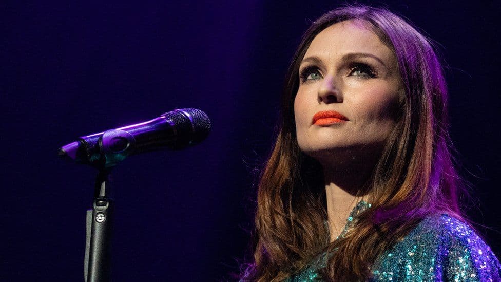 Sophie Ellis Bextor rrëfen për herë të parë përdhunimin në moshën 17-vjeçare