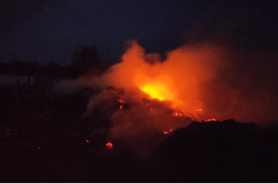 Maliq, merr flakë stalla e bagëtive në fshatin Vreshtas