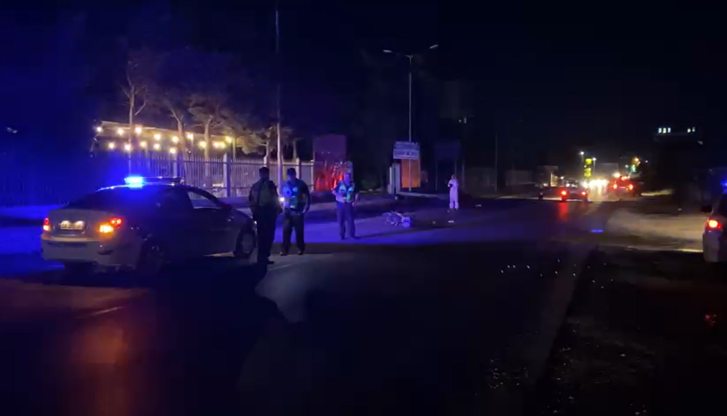 Fier, motori përplas për vdekje një këmbësor