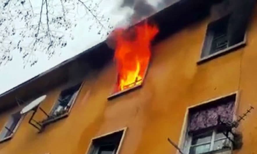 Zjarr në banesë, humb jetën vëllai i gardistit të 21 janarit