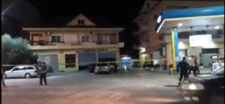 Detaje të reja nga ngjarja në Elbasan, një i tretë mbeti i plagosur në atentat