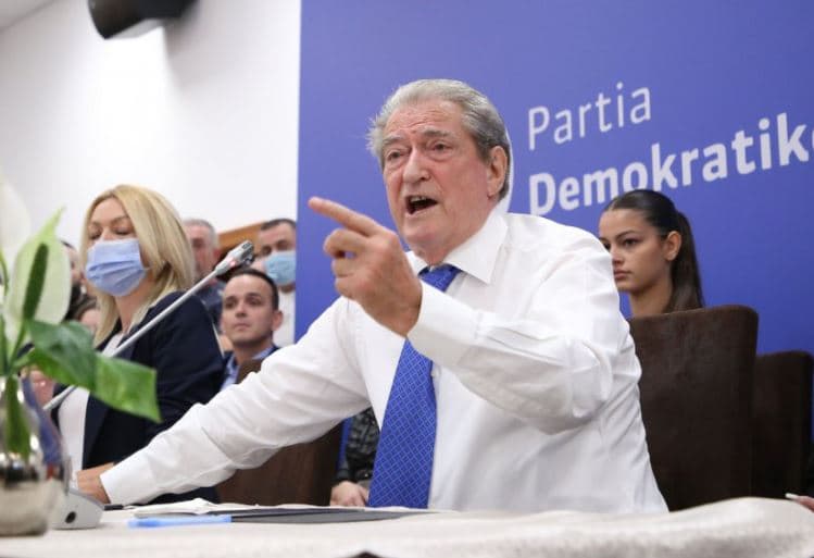 Berisha arrin firmat për Kuvendin (VIDEO)