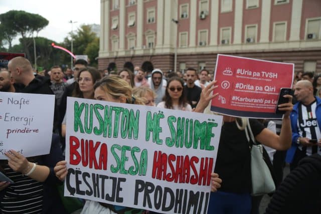 “Kushton më shumë buka sesa hashashi”, përfundon protesta e Shoqërisë Civile