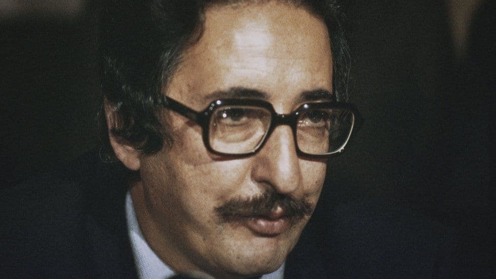 Vdes në moshën 88-vjeçare presidenti i parë i Iranit