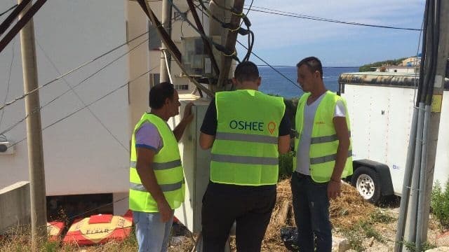 Sot disa qytete pa energji elektrike, OSHEE: Po kryhen punime në rrjet
