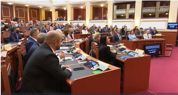 "Beketi" përplas PD-PS në Kuvend (VIDEO)